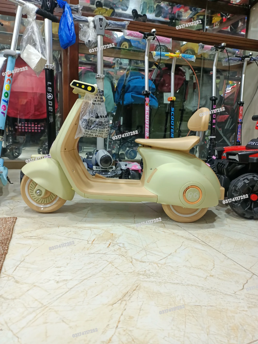 kids-electric-vespa-scooter-small-915-pakistan (3)